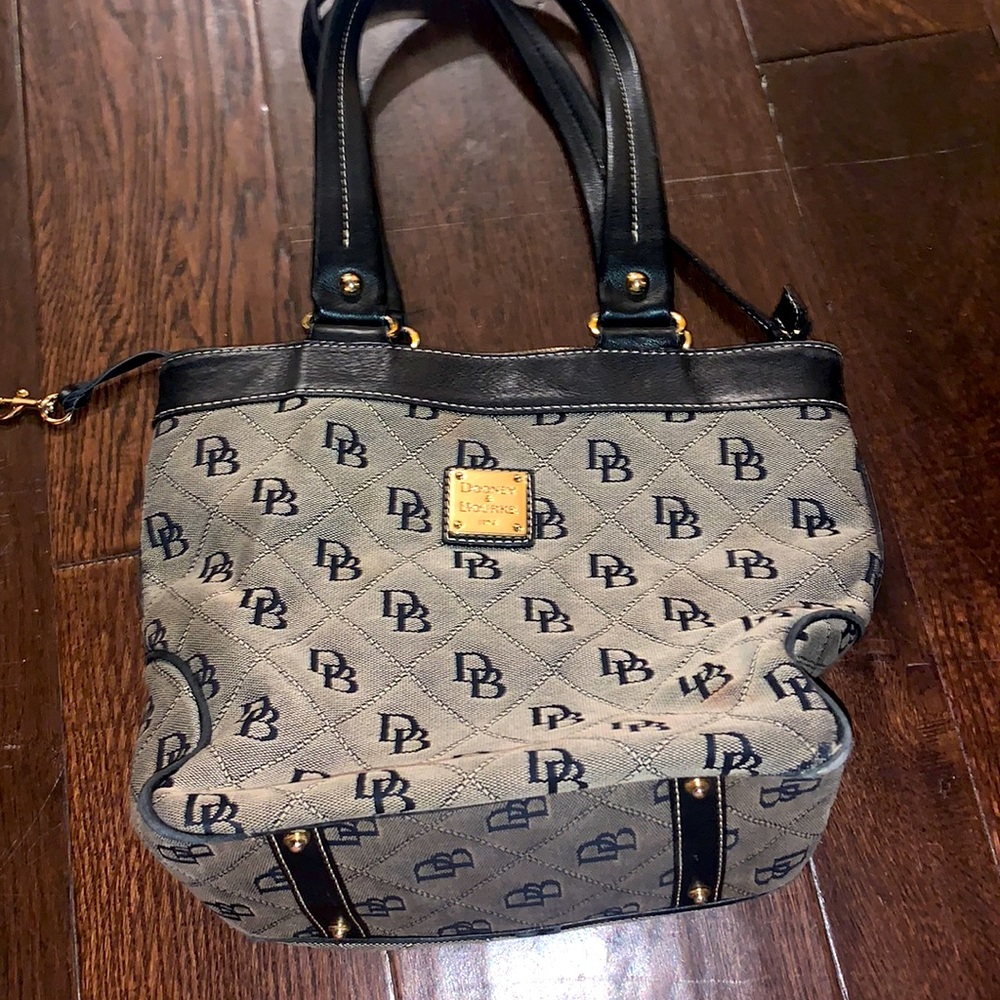 Dooney & Bourke purse